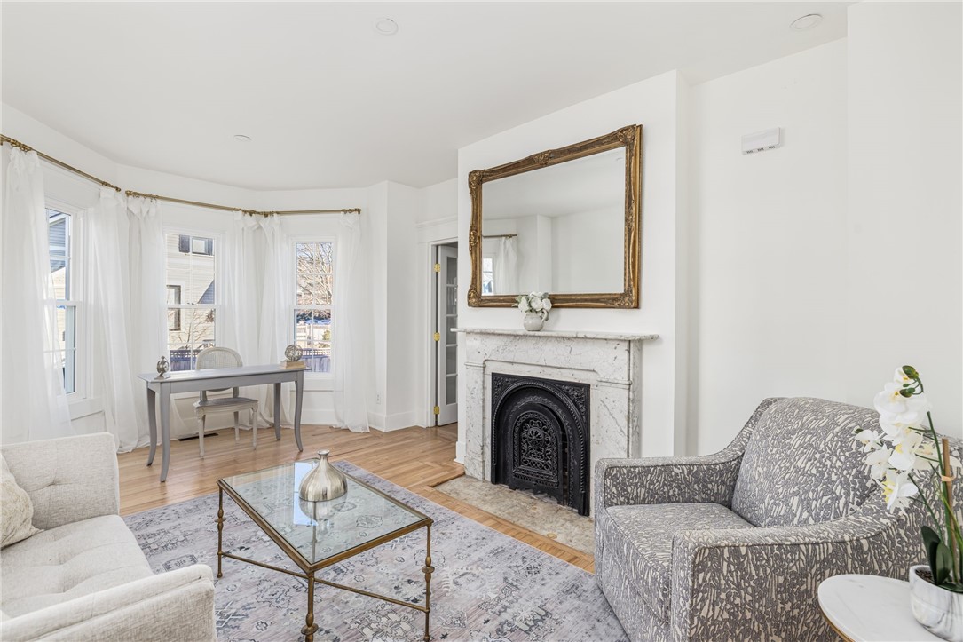 17 Old Beach Road Newport, RI 02840 - Photo 3 of 43