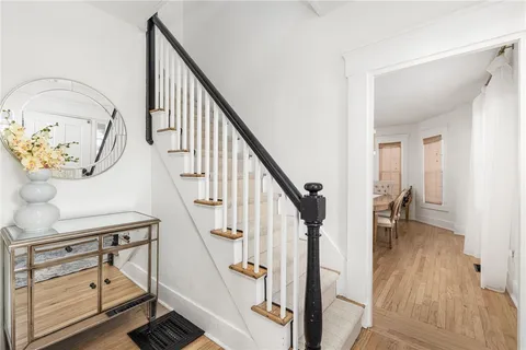 $1,699,000 | 17 Old Beach Road, Newport, RI 02840