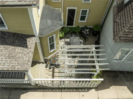 $1,699,000 | 17 Old Beach Road, Newport, RI 02840