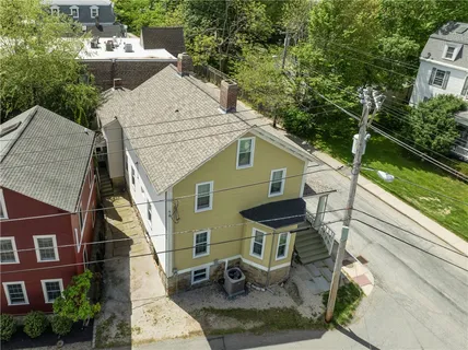 $1,699,000 | 17 Old Beach Road, Newport, RI 02840