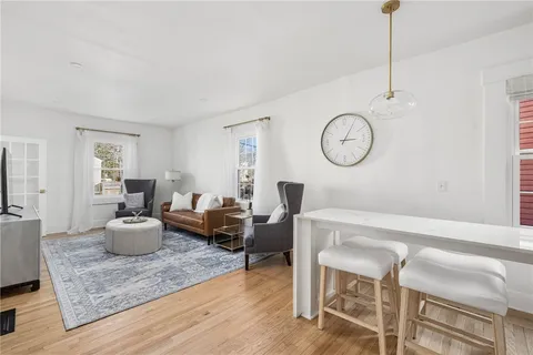 $1,699,000 | 17 Old Beach Road, Newport, RI 02840