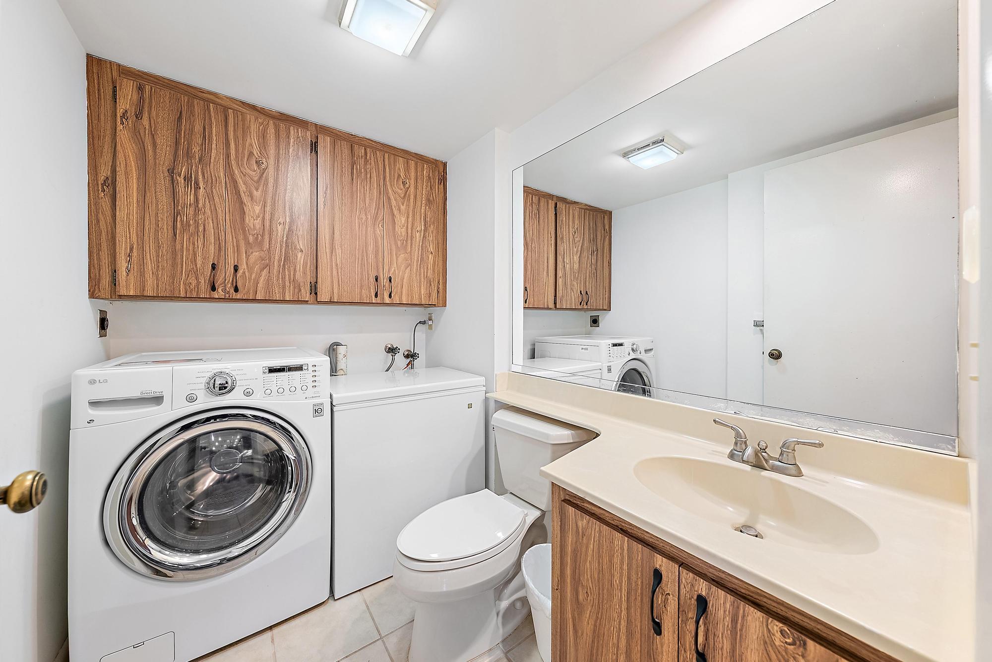 1622 16th Court Jupiter, FL 33477 - Photo 17 of 43 Laundry/Powder