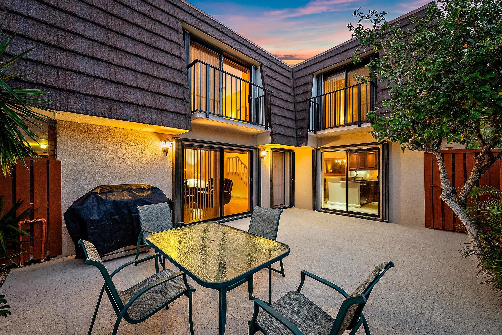 1622 16th Court Jupiter, FL 33477 - Photo 5 of 43 Private Courtyard