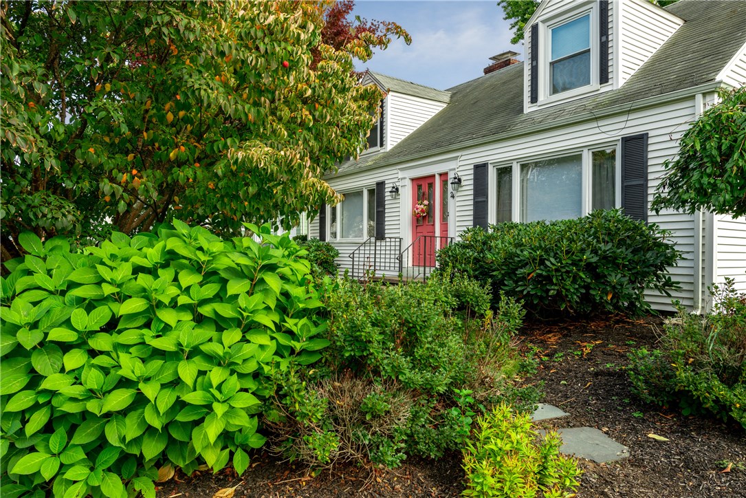 24 New Clark Road Cumberland, RI 02864 - Photo 3 of 24