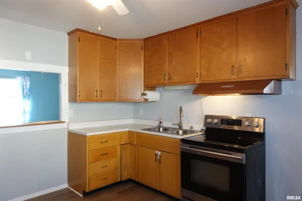 $120,000 | 1281 Russell Avenue, Galesburg, IL 61401