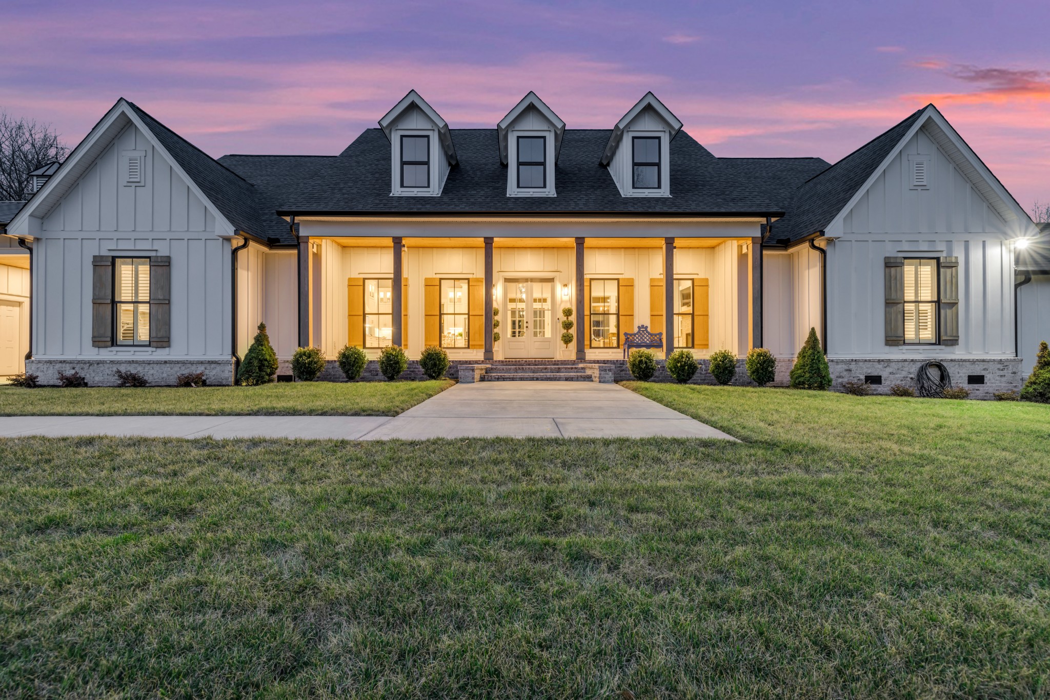 1095 Sam Johnson Road Columbia, TN 38401 - Photo 3 of 69 a front view of a house with a yard