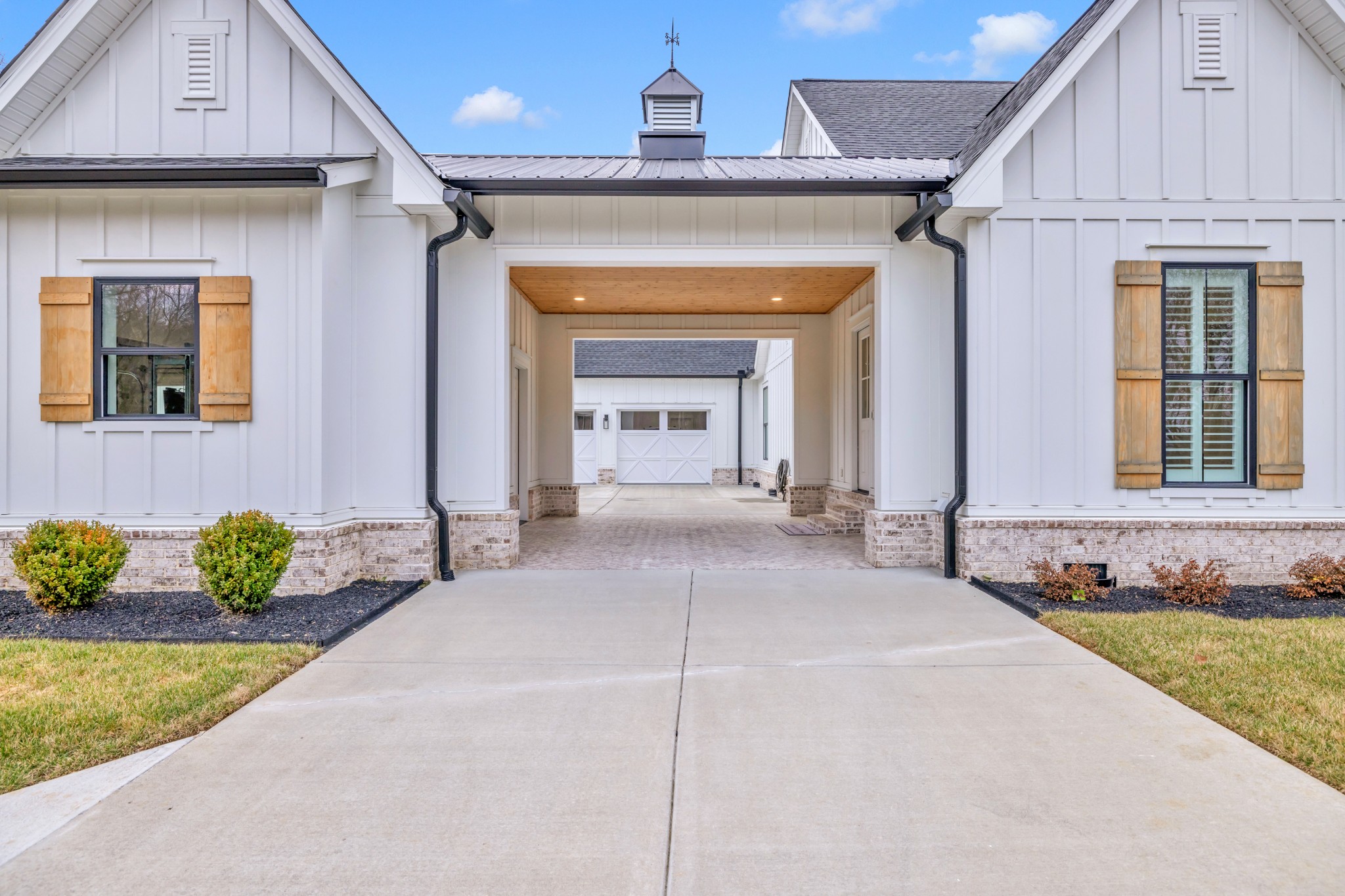 1095 Sam Johnson Road Columbia, TN 38401 - Photo 6 of 69 a front view of a house with a yard