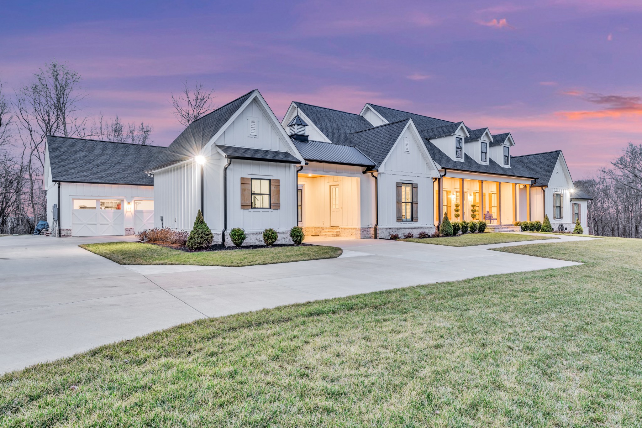 1095 Sam Johnson Road Columbia, TN 38401 - Photo 7 of 69 a front view of house with yard and outdoor seating