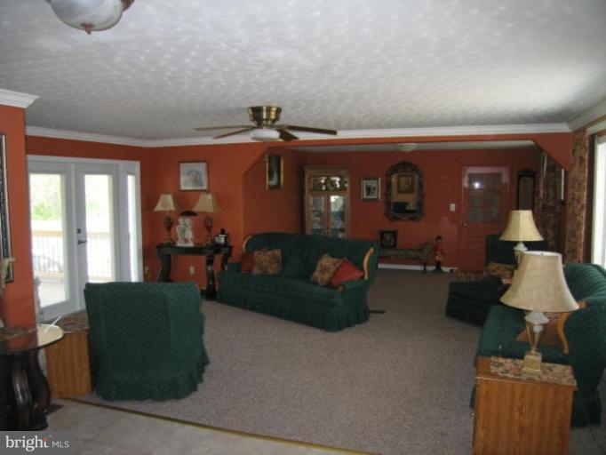 186 Brooke Road Fredericksburg, VA 22405 - Photo 2 of 16 Living Room & Den Area