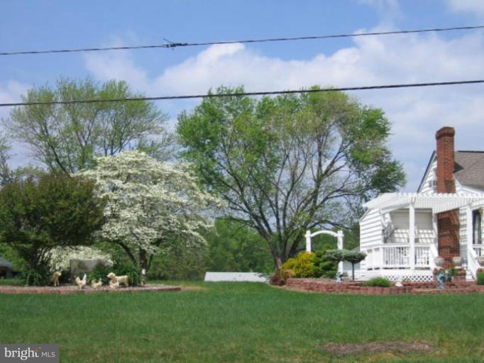 186 Brooke Road Fredericksburg, VA 22405 - Photo 13 of 16 Lovely Landscaping...