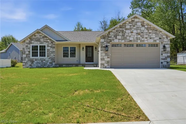 $349,900 | 517 Whitetail Trail, Canton, OH 44704