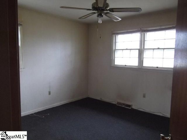 207 Ridgecrest Drive Easley, SC 29640 - Photo 5 of 8
