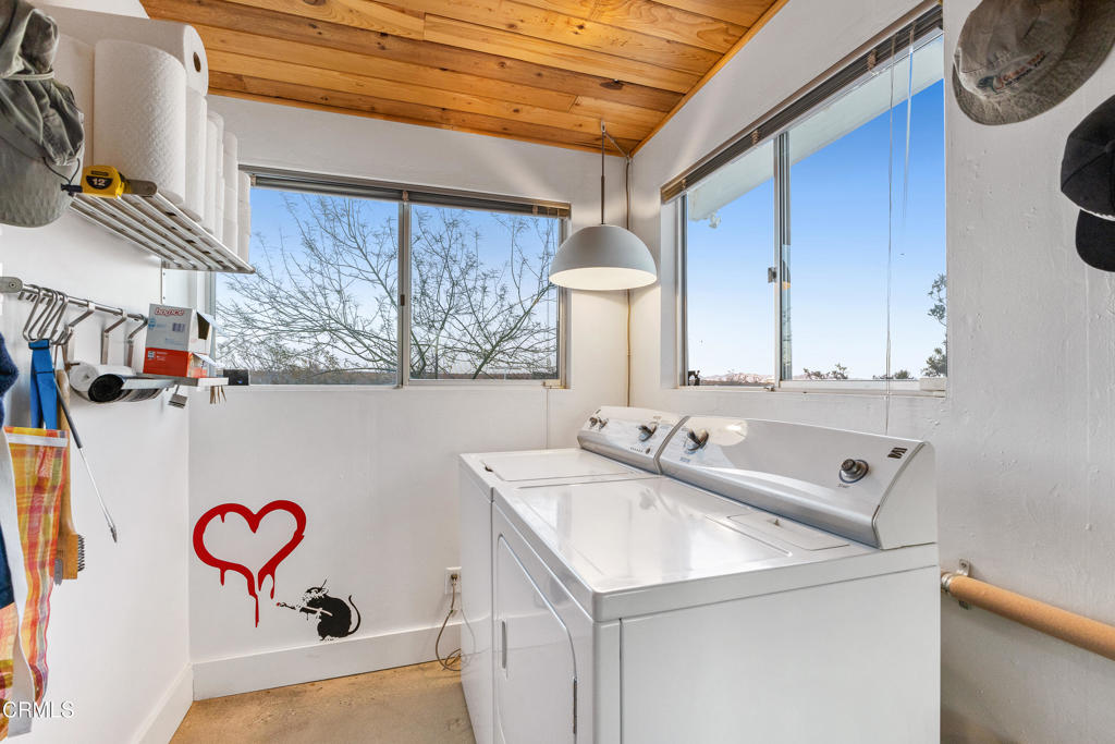 66336 Brant Crossing Road Joshua Tree, CA 92252 - Photo 9 of 27 Laundry room