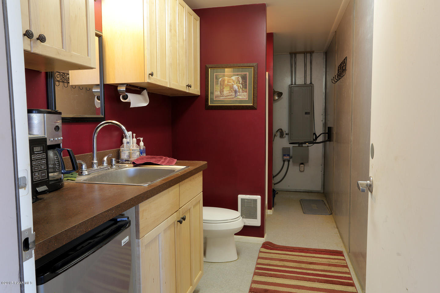 19925 North Lower Territory Road Prescott, AZ 86305 - Photo 30 of 41 a bathroom with a sink toilet and shower