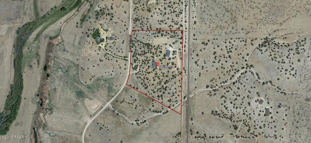 19925 North Lower Territory Road Prescott, AZ 86305 - Photo 38 of 41 a bathroom with a shower curtain