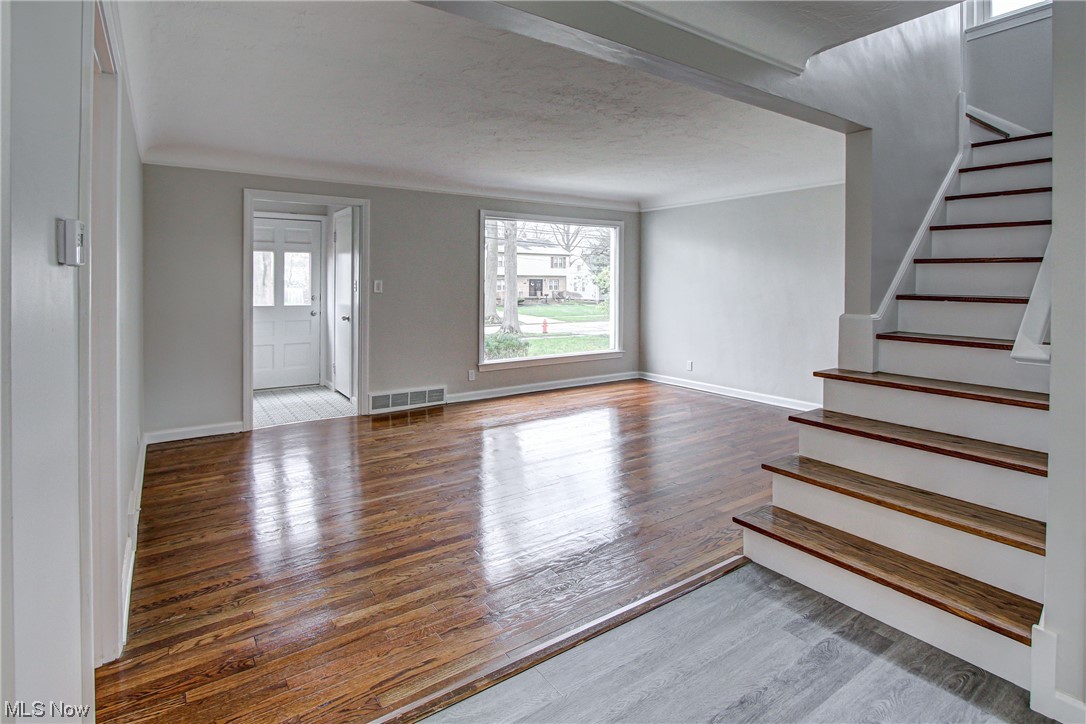 1707 Lyndhurst Road Lyndhurst, OH 44124 - Photo 21 of 35 living room