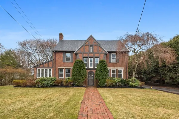 $2,750,000 | 1806 Beacon Street, Newton, MA 02468