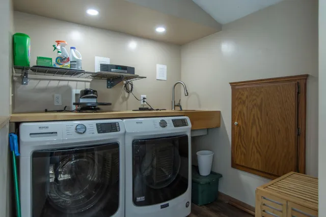 $599,000 | 900 Father Hennepin Park Road, Isle, MN 56342