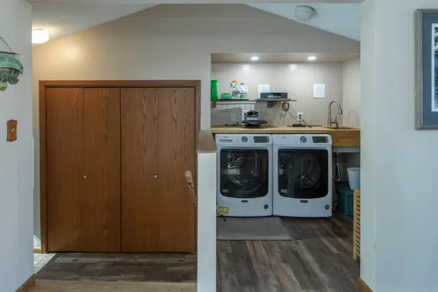 $599,000 | 900 Father Hennepin Park Road, Isle, MN 56342