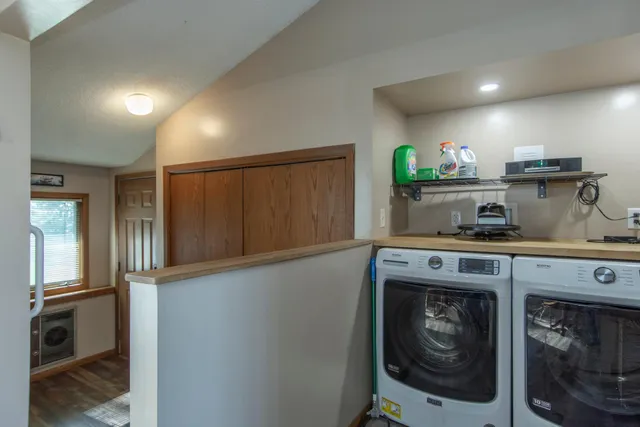 $599,000 | 900 Father Hennepin Park Road, Isle, MN 56342