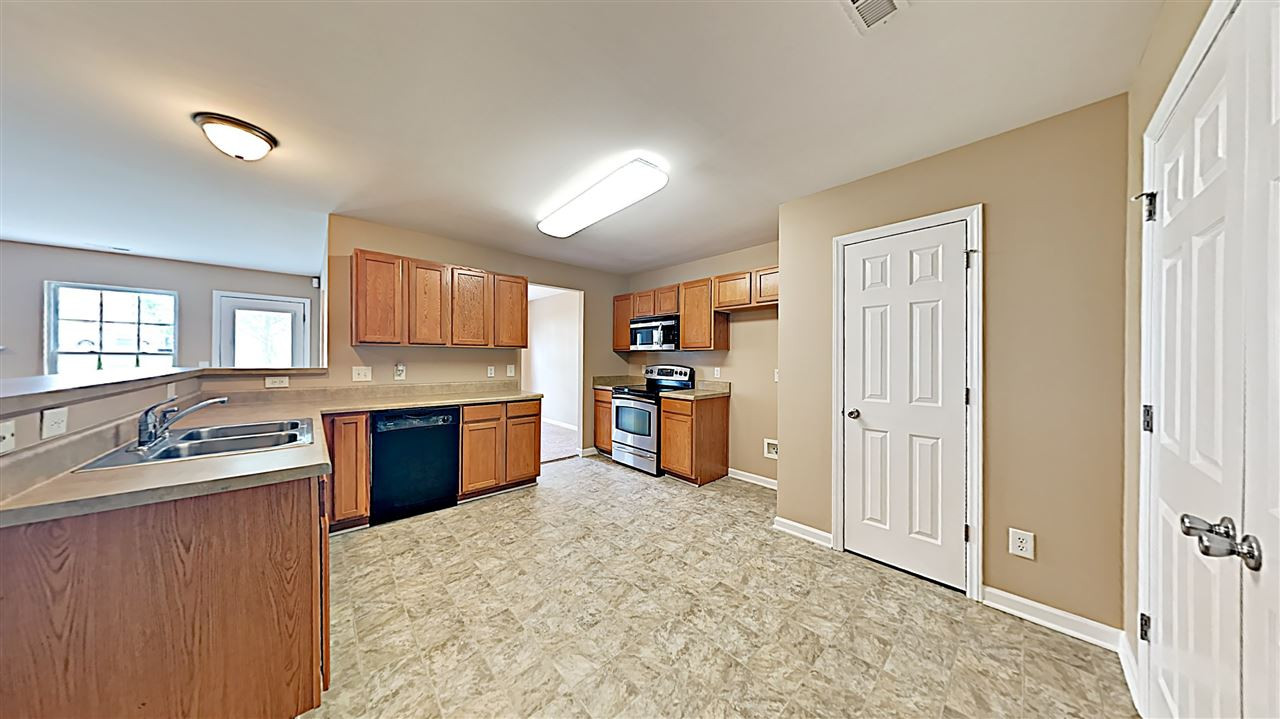 4254 Dalcross Road Raleigh, NC 27610 - Photo 5 of 18 Photo 5