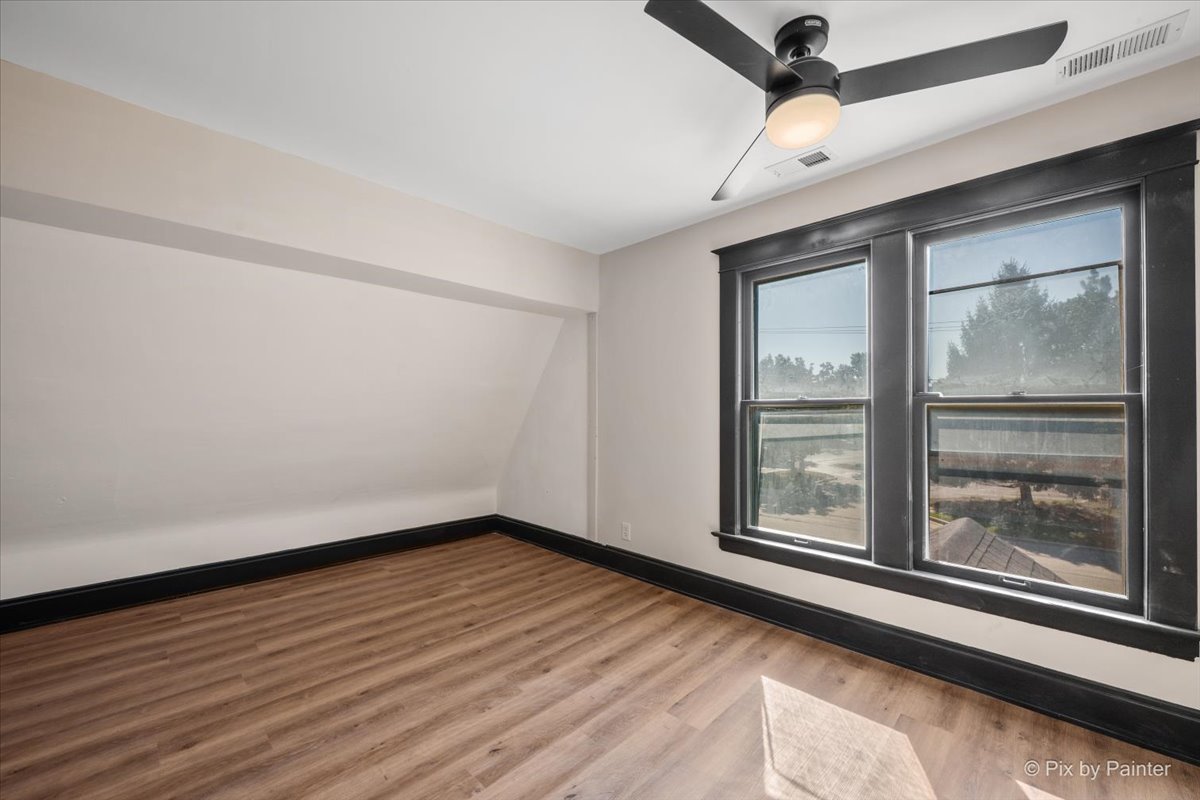 468 Locust Street Elgin, IL 60123 - Photo 21 of 53 Gallery Image 21