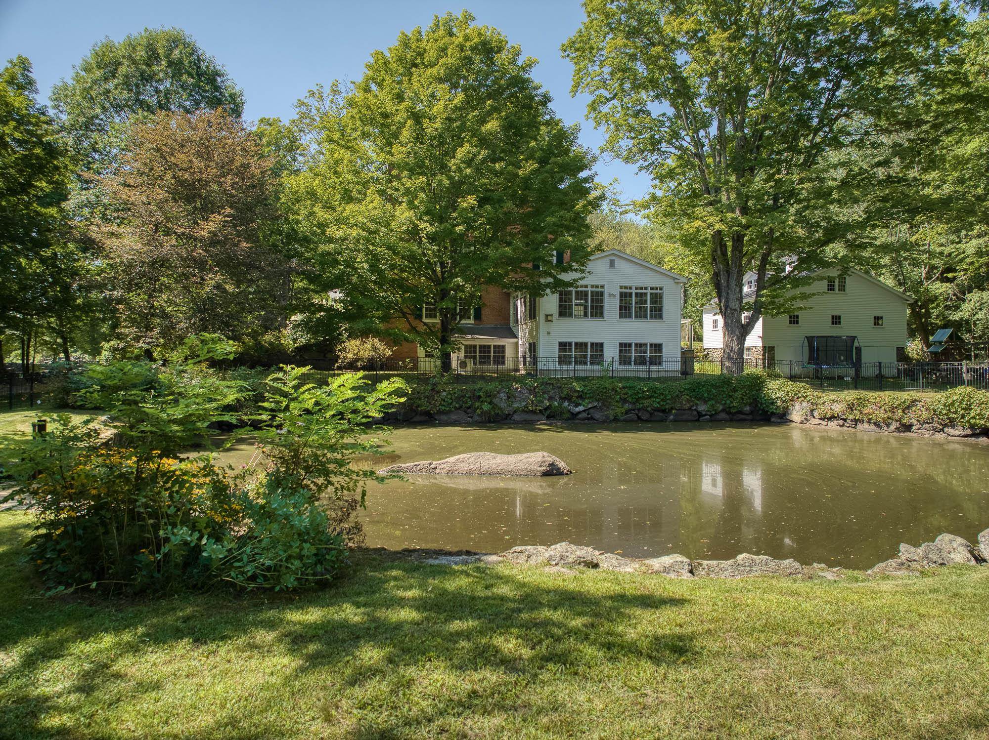 102 Jones Road Hillsborough, NH 03244 - Photo 4 of 40 Gallery Image 4