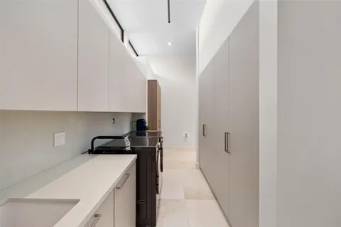 $12,999,999 | 2421 Barcelona Drive, Fort Lauderdale, FL 33301