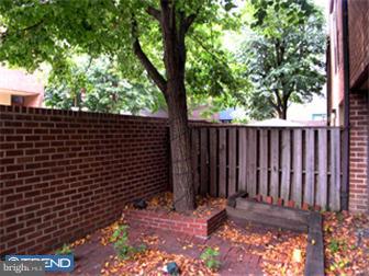 7 Hamilton Circle Philadelphia, PA 19130 - Photo 5 of 7