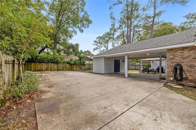 $350,000 | 209 Trinity Lane, Mandeville, LA 70471