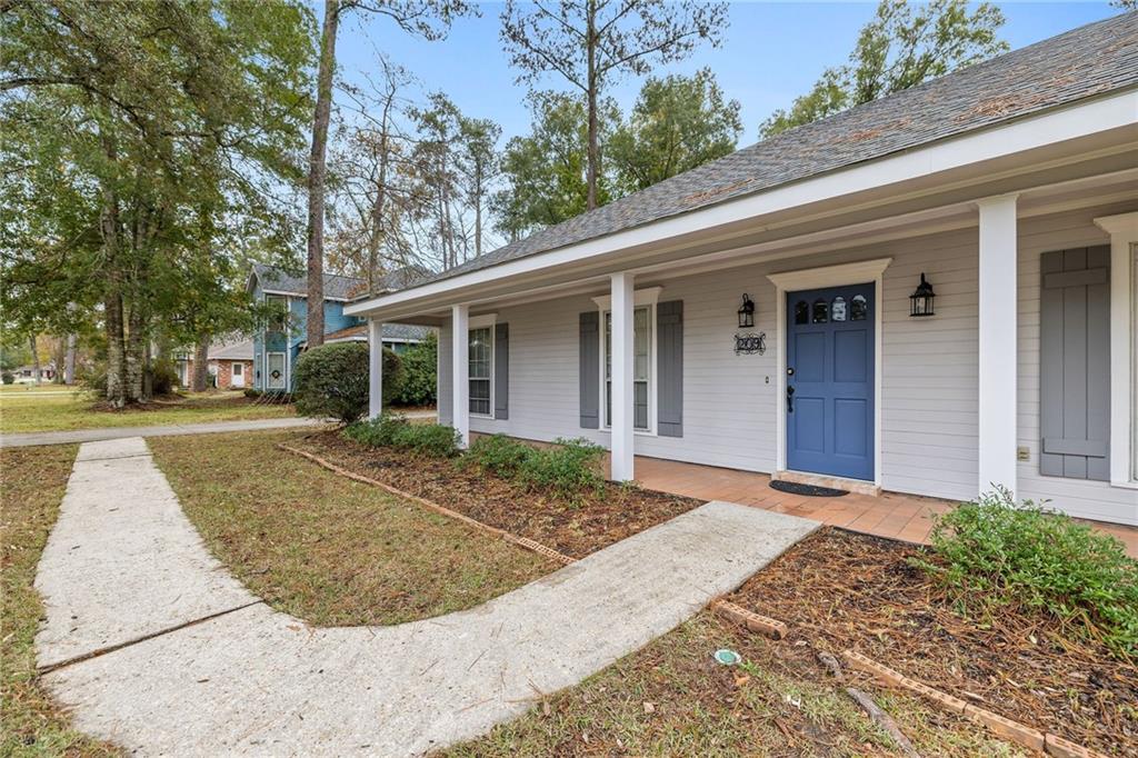209 Trinity Lane Mandeville, LA 70471 - Photo 3 of 24