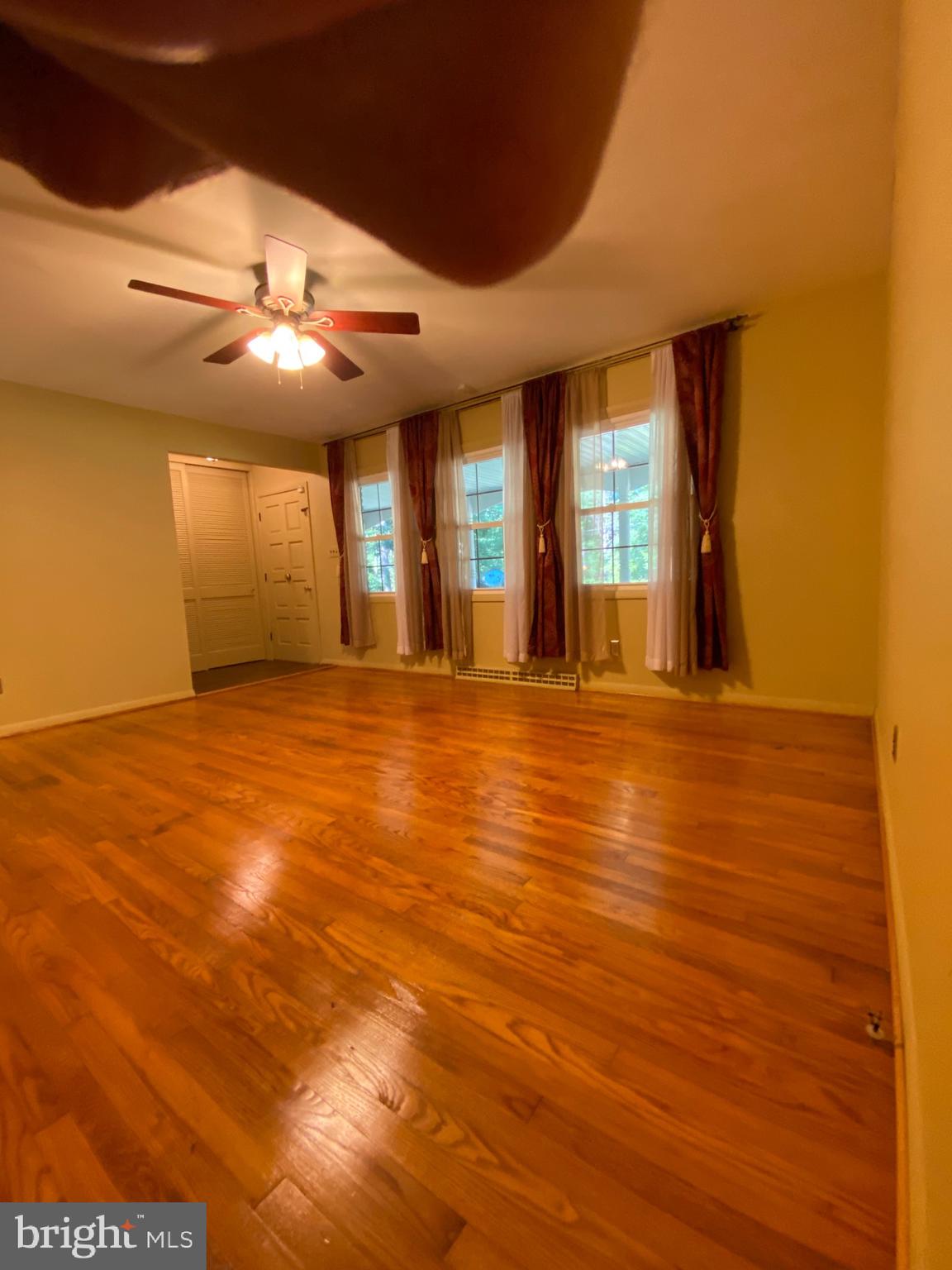 3807 Stoneybrook Road White Plains, MD 20695 - Photo 14 of 31 Living Room.