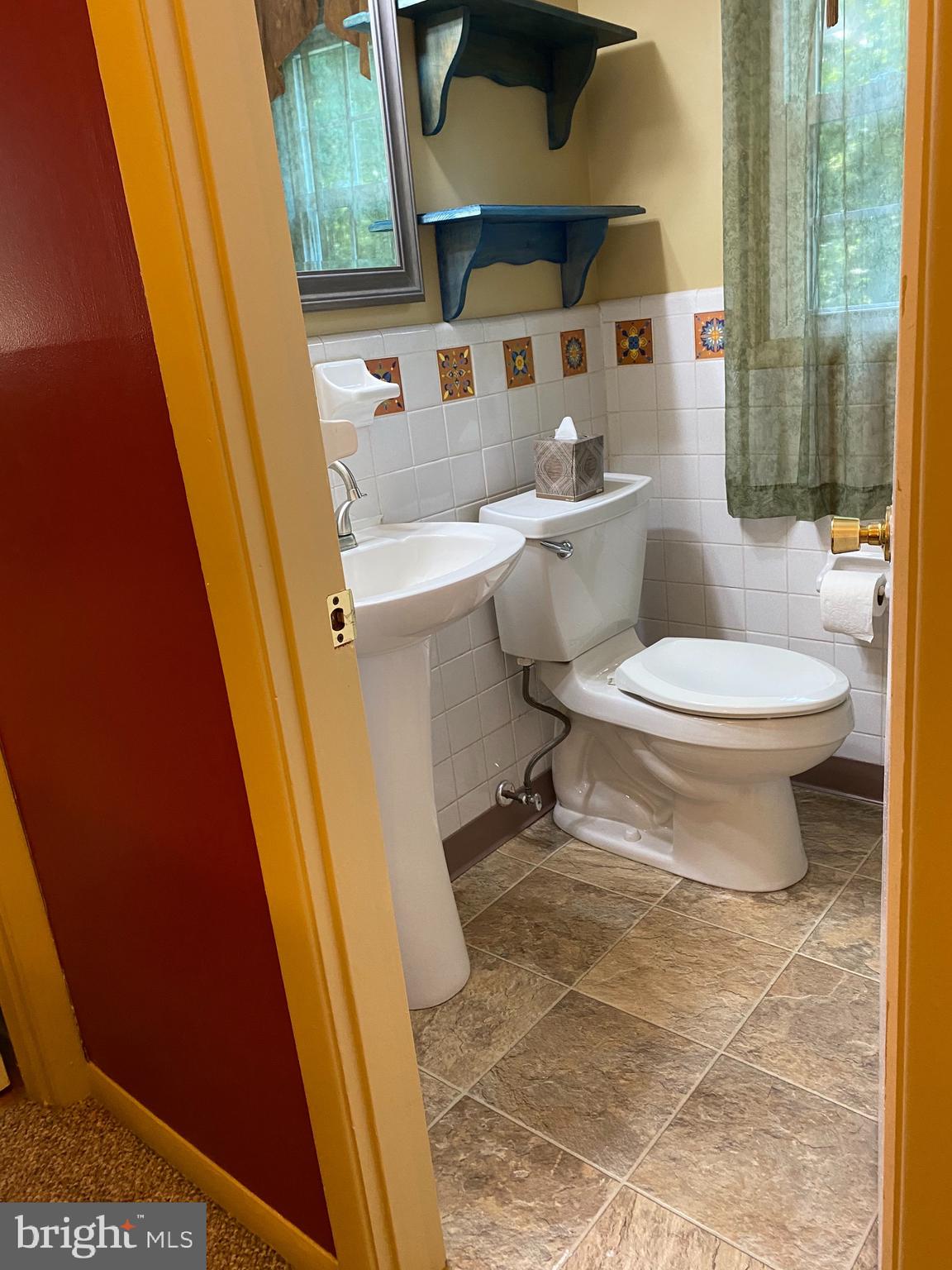 3807 Stoneybrook Road White Plains, MD 20695 - Photo 21 of 31 Upstairs Full Bath.