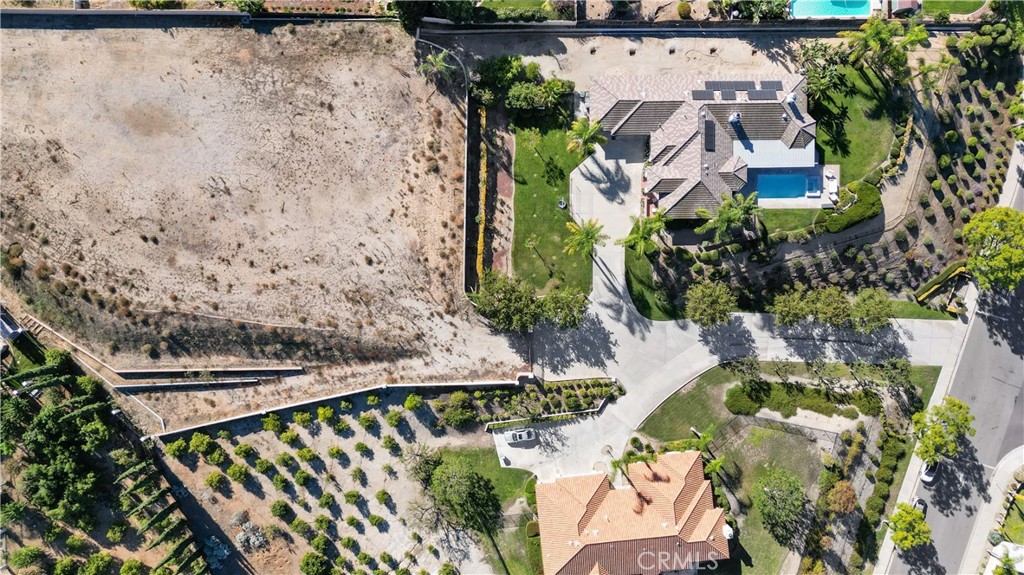 6204 Claridge Drive Riverside, CA 92506 - Photo 5 of 27 Prime lot, private driveway to city maintained street