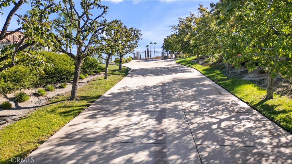 6204 Claridge Drive Riverside, CA 92506 - Photo 6 of 27