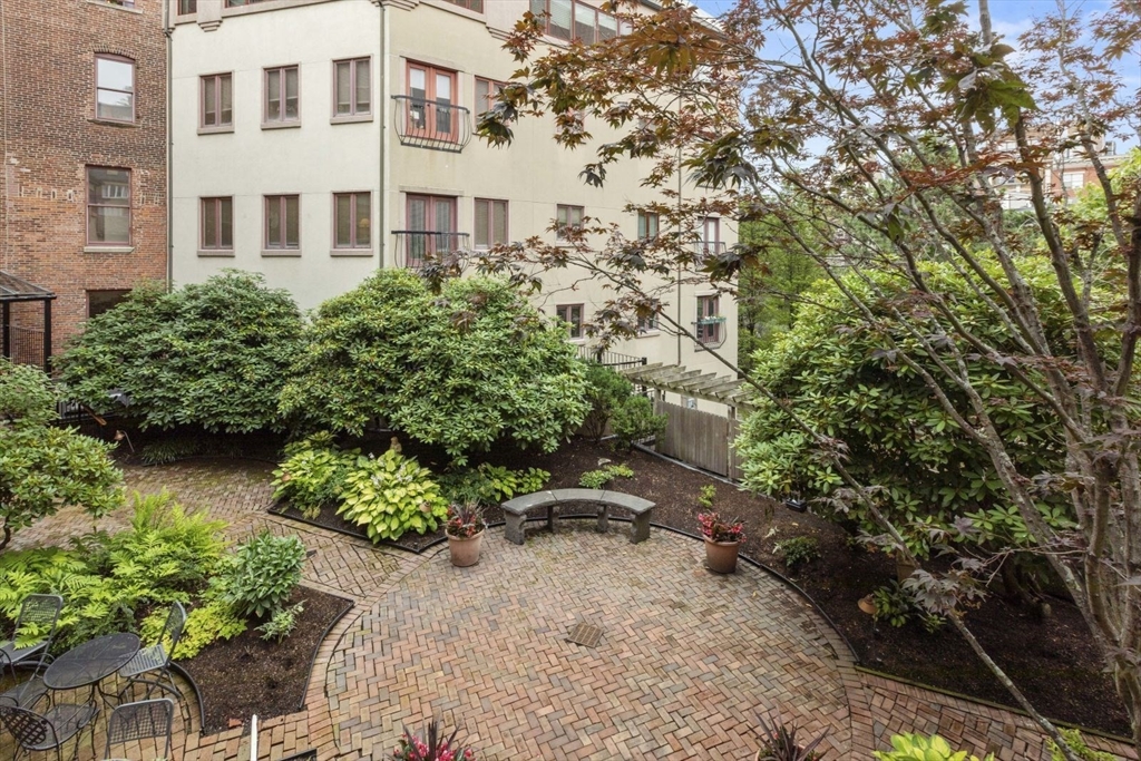 100 Fulton Street, Unit 4V Boston, MA 02109 - Photo 36 of 42 a view of a multi story yard