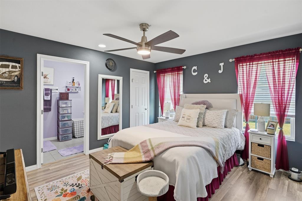 201 Spring Valley Azle, TX 76020 - Photo 16 of 37 Gallery Image 16