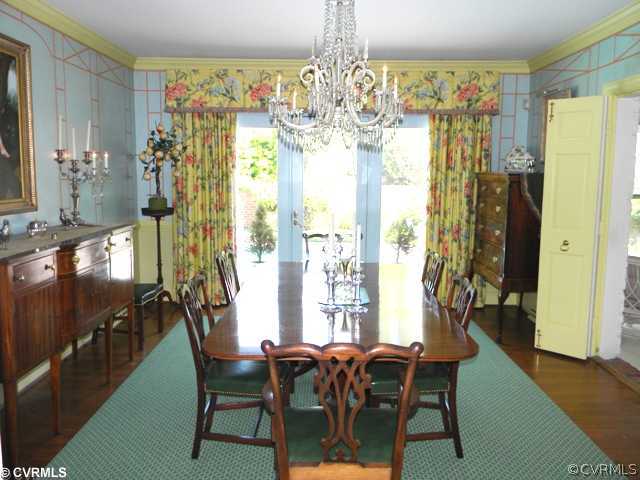 4300 Dover Road Richmond, VA 23221 - Photo 4 of 12 Dining Room - Glass doors overlook pool and privat