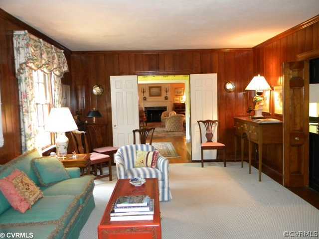 4300 Dover Road Richmond, VA 23221 - Photo 5 of 12 Den/Family/Great Room - adjacent to kitchen with o