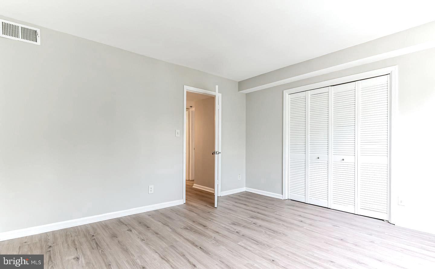 3179 Summit Square Drive, Unit 2E6 Oakton, VA 22124 - Photo 13 of 54