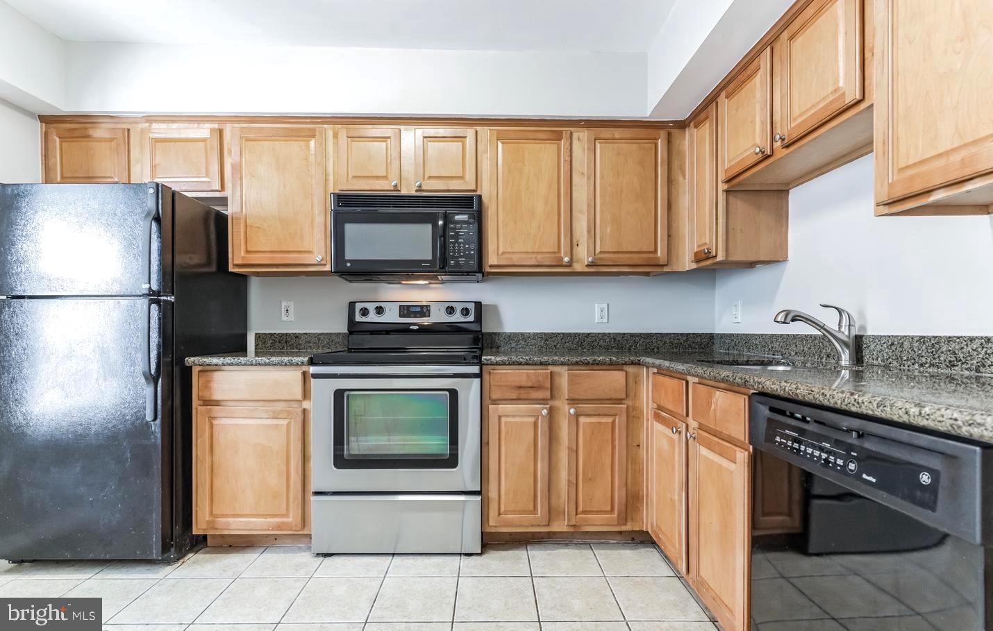 3179 Summit Square Drive, Unit 2E6 Oakton, VA 22124 - Photo 2 of 54