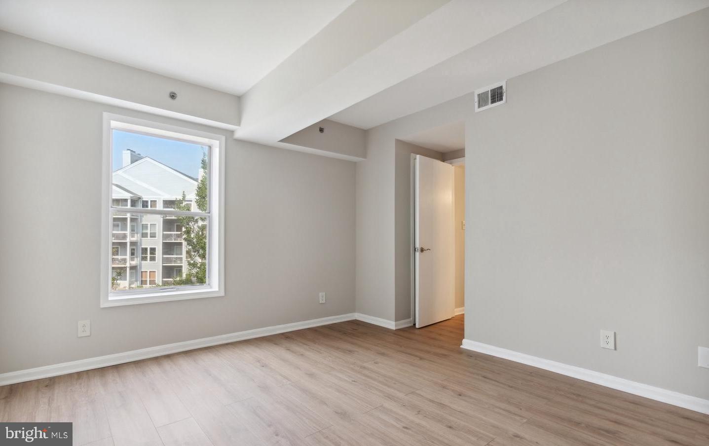 3179 Summit Square Drive, Unit 2E6 Oakton, VA 22124 - Photo 21 of 54