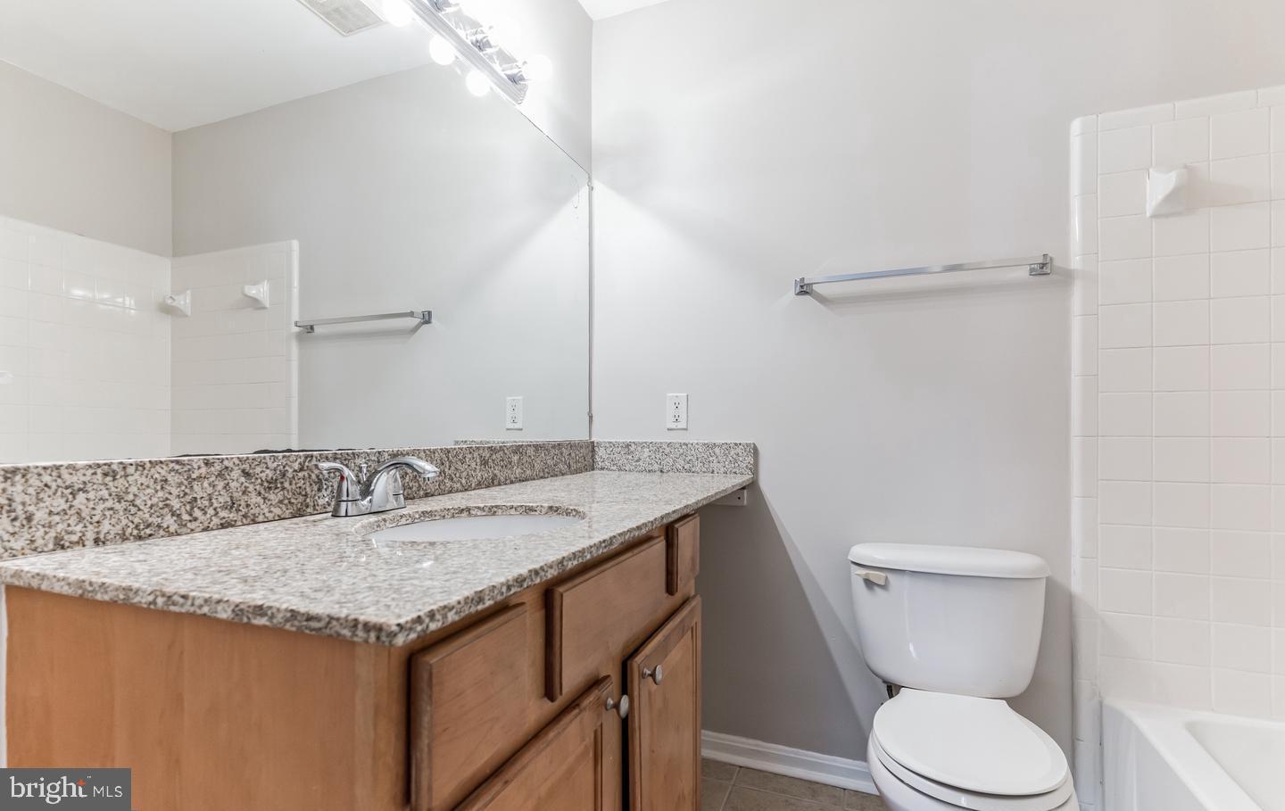 3179 Summit Square Drive, Unit 2E6 Oakton, VA 22124 - Photo 22 of 54