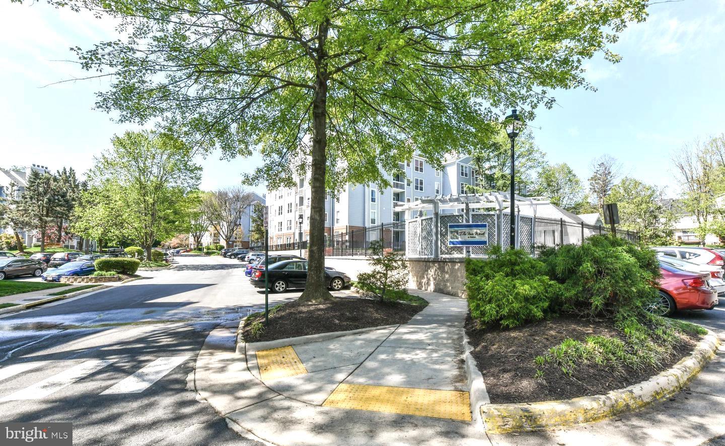 3179 Summit Square Drive, Unit 2E6 Oakton, VA 22124 - Photo 44 of 54