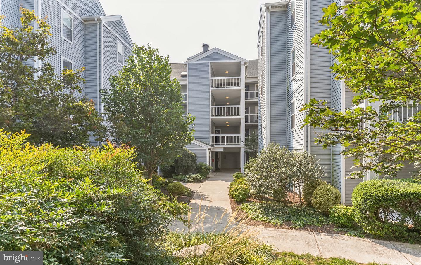 3179 Summit Square Drive, Unit 2E6 Oakton, VA 22124 - Photo 49 of 54