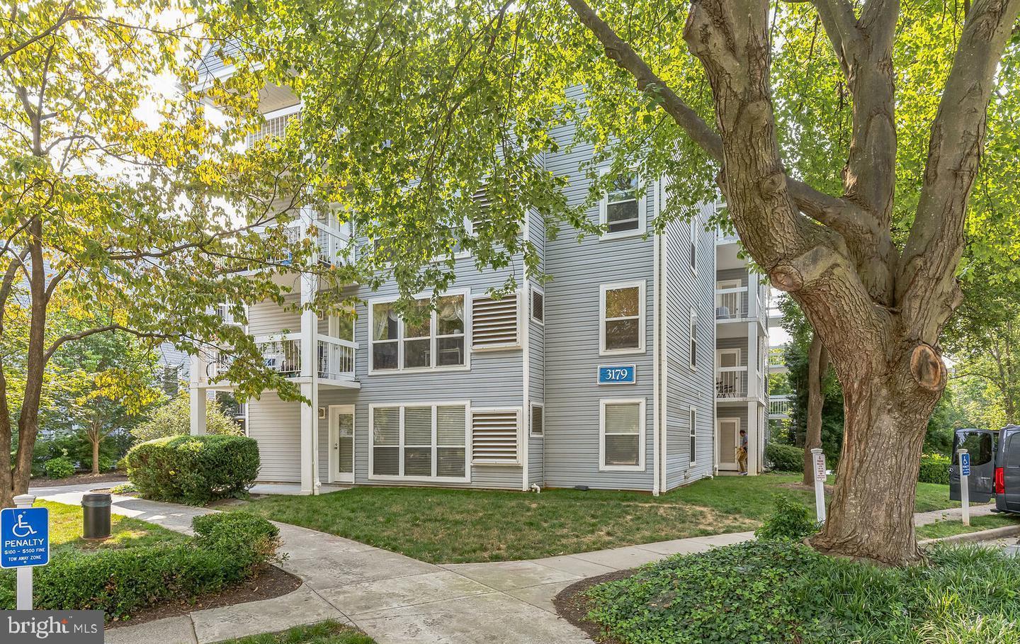 3179 Summit Square Drive, Unit 2E6 Oakton, VA 22124 - Photo 50 of 54