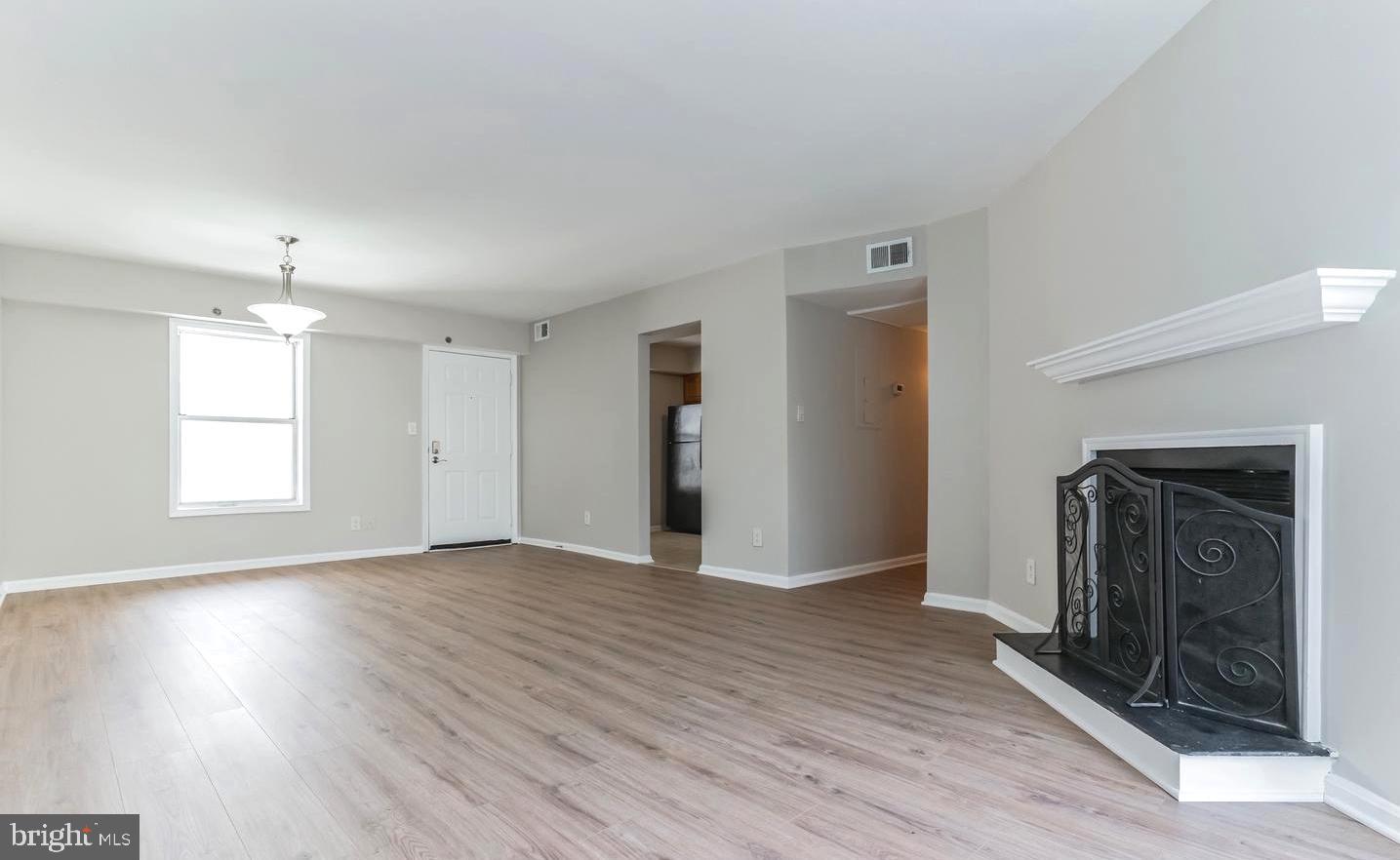 3179 Summit Square Drive, Unit 2E6 Oakton, VA 22124 - Photo 5 of 54