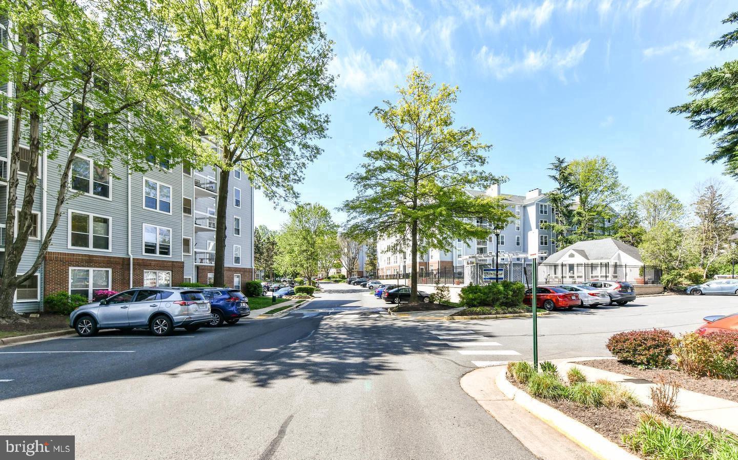 3179 Summit Square Drive, Unit 2E6 Oakton, VA 22124 - Photo 52 of 54