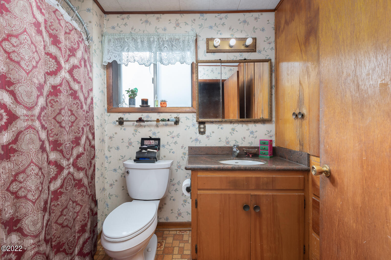 477 Southwest Ferry Avenue Siletz, OR 97380 - Photo 23 of 30 477SWFerry-A-13