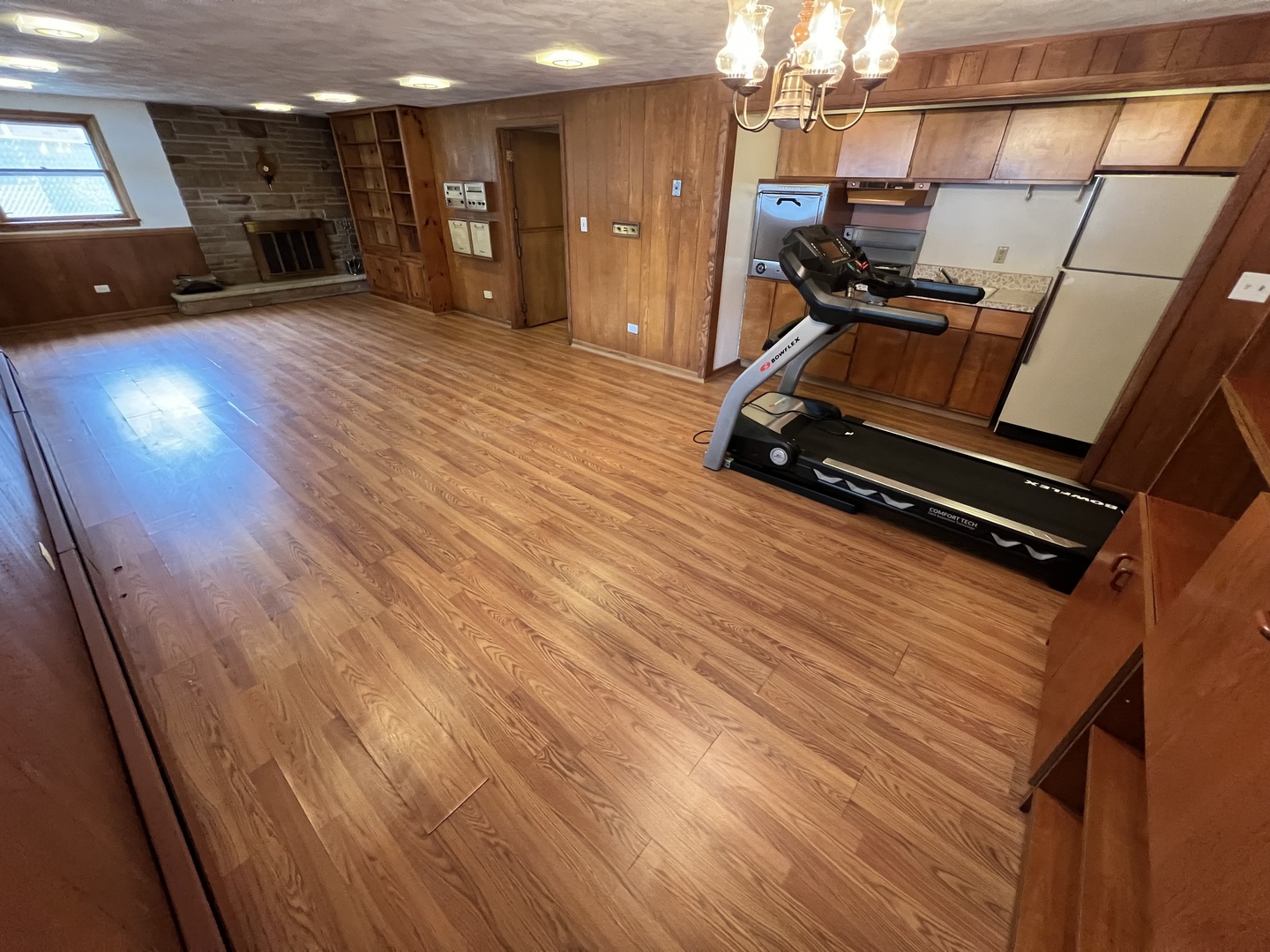 616 Seneca Drive Aurora, IL 60506 - Photo 29 of 36 a view of a room with gym equipment